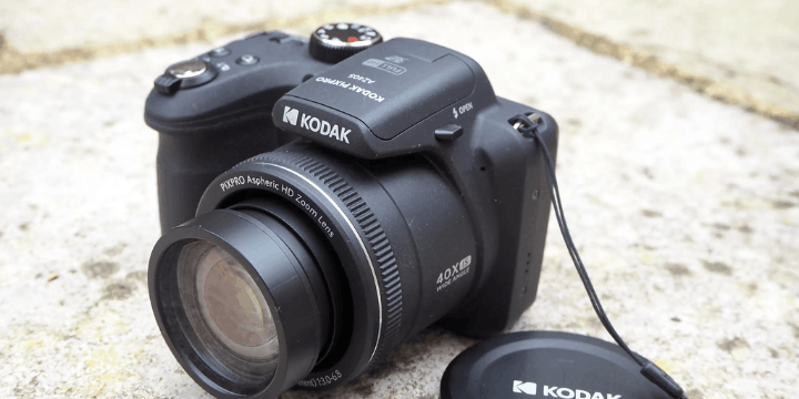 Desain Ergonomis yang Menyerupai Kamera Profesional