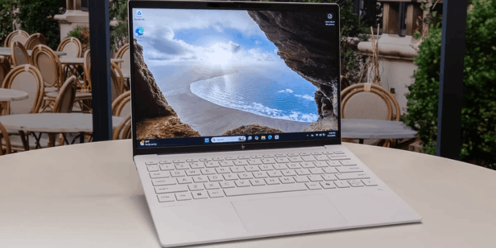 Layar OLED dengan Akurasi Warna Profesional